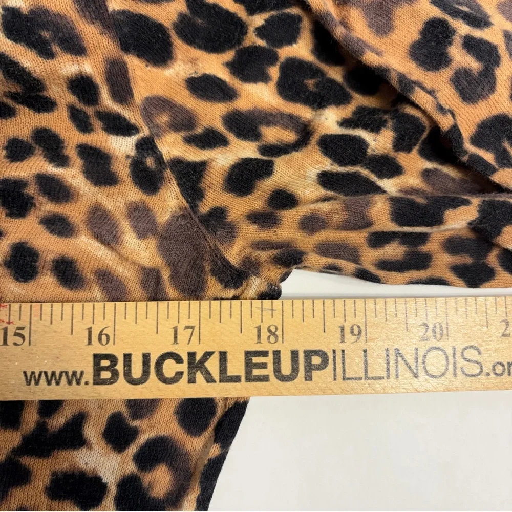 Express 100% Cotton Leopard Print V-Neck Sweater Cheetah Knit Long-Sleeve M EUC